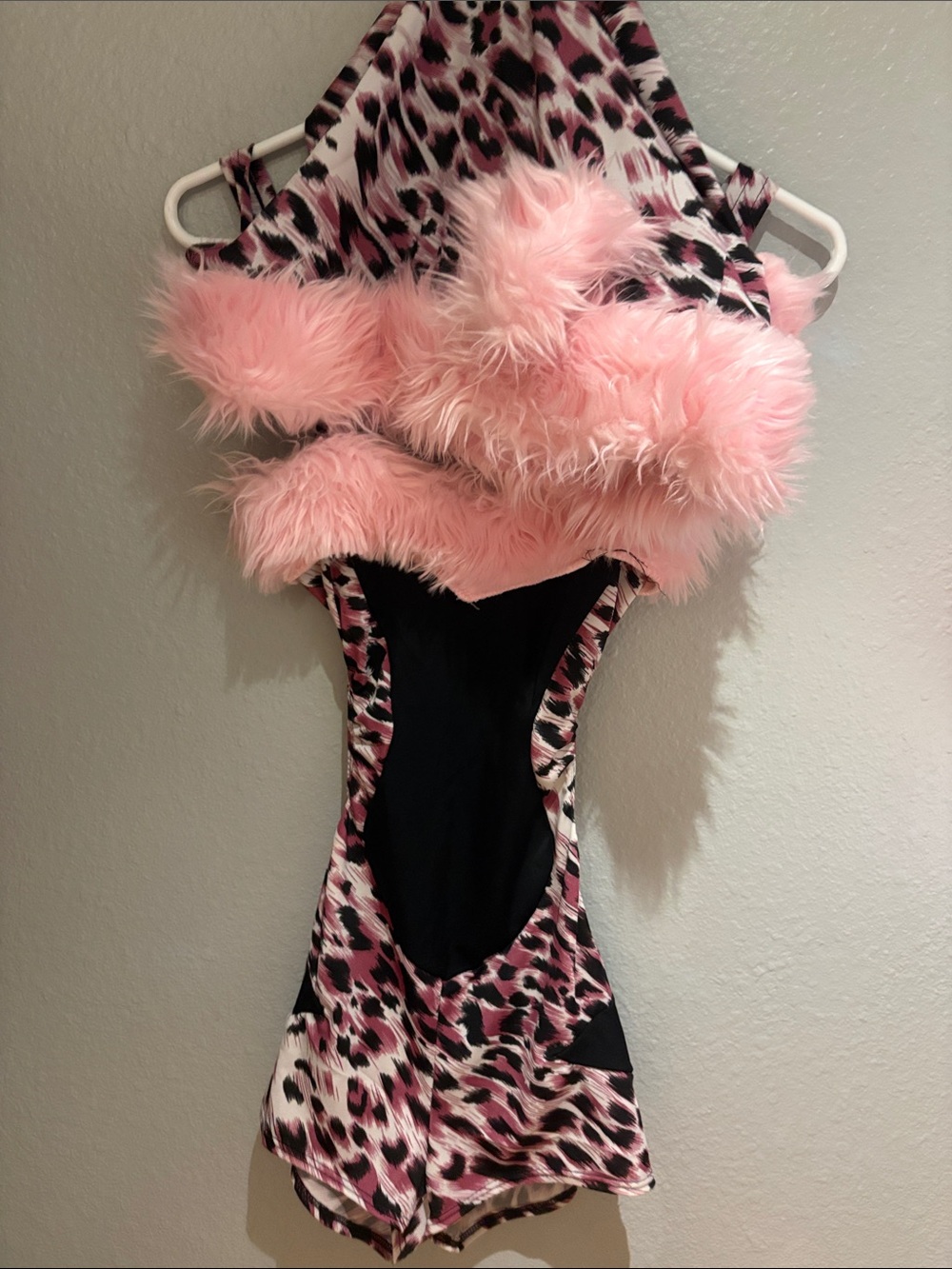 Women’s Pink Leopard Print Faux-Fur cat costume romper